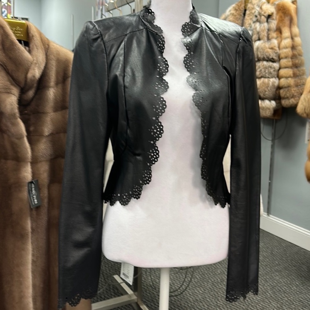 BEBE SMALL LEATHER JACKET WITH SCALLOP TRIM